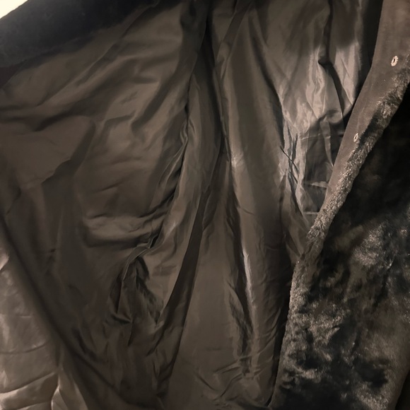 Elegant Black Faux Fur Teddy Coat - Picture 4 of 6